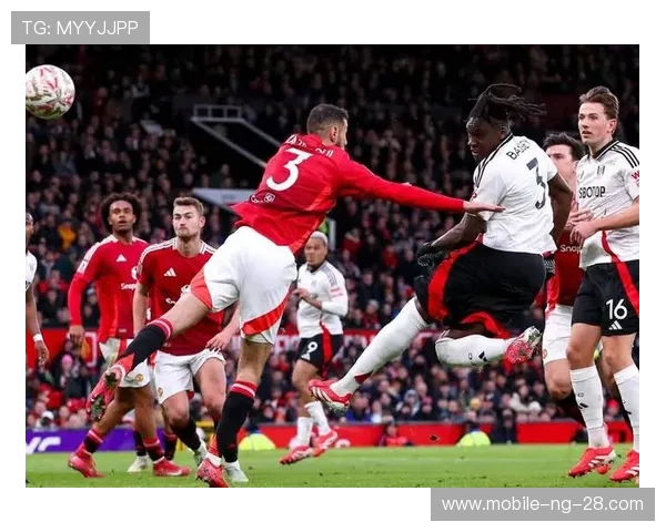 曼联豪华阵容迎战劲敌全力争胜，球迷期待新赛季开局精彩对决